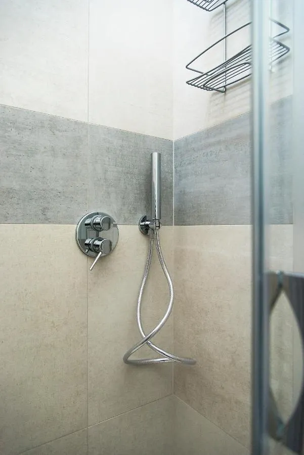 Modern 1 Bedroom Flat Metro Stop Milan 0*,